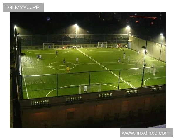 中国足球的困境与未来发展探讨：从青训到职业联赛的全面分析