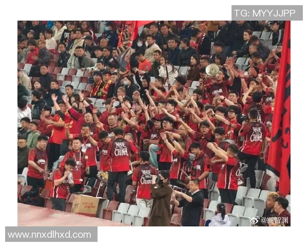 国足迎战泰国队全力争胜期待精彩表现与球迷共庆胜利时刻